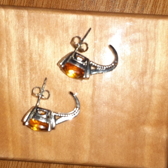 Genuine Diamond and Topaz set - Picture 5 of 8